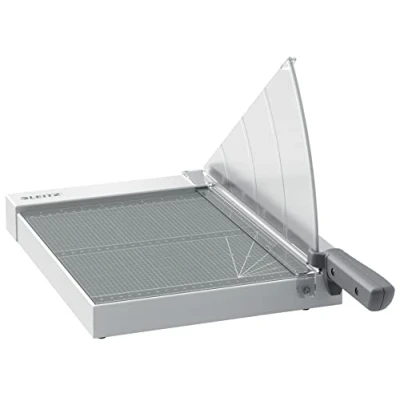 Bild av Leitz Precision Home Office Skärmaskin, A4, Kontorsgiljotin, Skär Upp Till 10 Pappersark, 305mm Skärlängd, Stålblad, Laminerad Bas i Trä, Pappersguide med EdgeGlow ljus &amp; Skydd för Bladet, 90190000