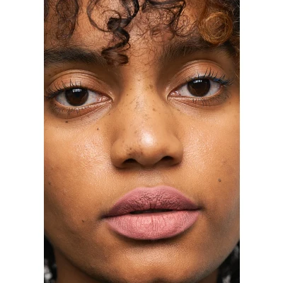 Bild av Revlon Lipstick Colorstay Suede INK Läppstift, Storlek: 2.55 g, Gut instinct
