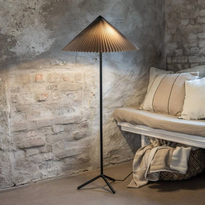 Bild av Markslöjd Golvlampa Plisado, grå, järn/väv, höjd 140 cm
