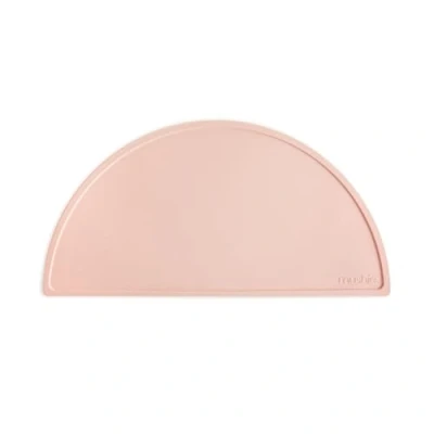 Bild av Mushie Silikonunderlägg Bordstablett för barn Halkfri design Material: Livsmedelsklassad silikon Lätt att rengöra &amp; fläckbeständig BPA och ftalatfri (Blush)