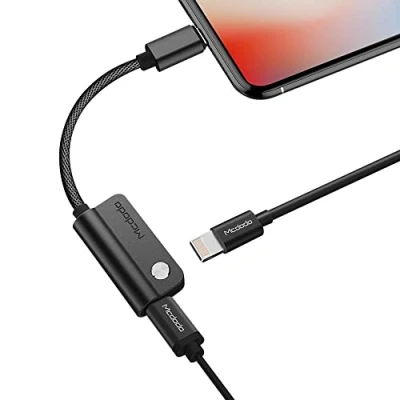Bild av Mcdodo CA 4701 Apple Lightning till Dubbla Adapter för att Kunna Lyssna på Musik och Ladda din Enhet Samtidigit, 10cm Längd