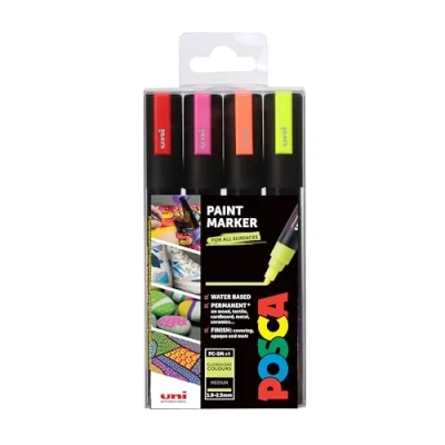 Bild av POSCA PC 5M permanent markörfärgpennor. Kulspets för konst och hantverk. Användning med flera ytor på trä metall papper kanvas kartong glastyg keramik sten gren porslin. Uppsättning av 4
