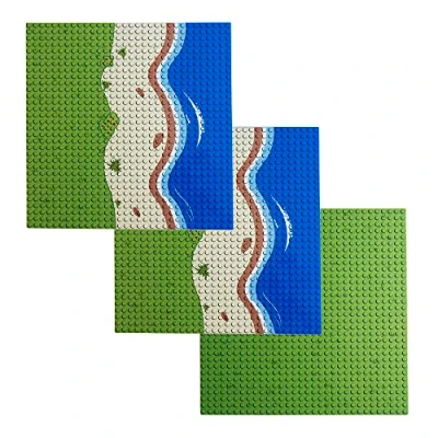 Bild av Apostrophe Games Island byggstenar basplattor kompatibla med alla större varumärken 3 pack ö tallrikar 2 raka och 1 mittgräs tillägg för att expandera din 25 x cm, flerfärgad