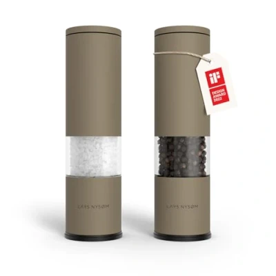 Bild av LARS NYSØM Salt och pepparkvarn 2 pack Manuell med justerbar keramisk malverk från grov till fin I Design kryddkvarnset (2 stycken) (Taupe Brown)