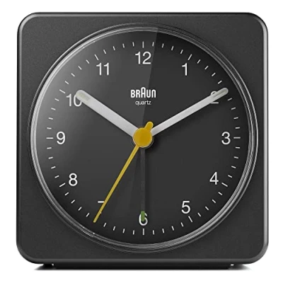 Bild av Braun Classic Analogue Alarm Clock with Snooze and Light, Quiet Quartz Sweeping Movement, Crescendo Beep in Black, model BC03B.