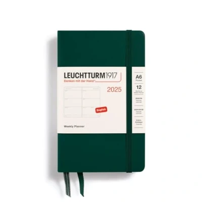Bild av LEUCHTTURM1917 370781 Veckokalender 2025, ficka A6 inbunden 12 månaders planerare, linjerad Skog grön, engelsk