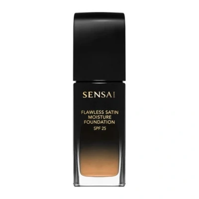 Bild av Sensai Flawless Satin Moisture Foundation FS103 Sand Beige 30 ml