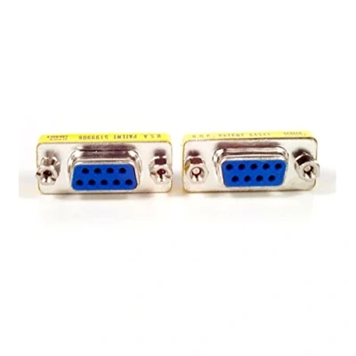 Bild av StarTech.com Slimline DB9 seriell kön Changer, Bu/Bu