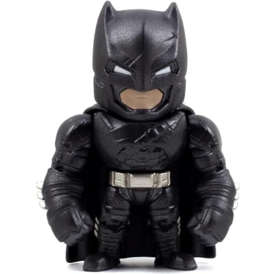 Bild av Jada Toys DC Armored Batman figur (10 cm) superhjälteactionfigur av v Superman med mask och rustning, samlarfigur i metall för fans barn från 8 år, svart