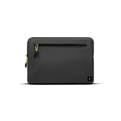 Bild av Native Union ultralätt ärm hållbar, lätt, hållbar tillverkad av 100 % återvunnet ripstop tyg kompatibel med MacBook Pro 13 tum (2024), Air (M3, 2024) svart