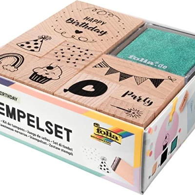 Bild av folia 31104 trästämpelset Happy Birthday, inklusive 9 trästämplar och 2 stämpelkuddar perfekt för att dekorera kort, vänskapsböcker, bokstäver scrapbooking