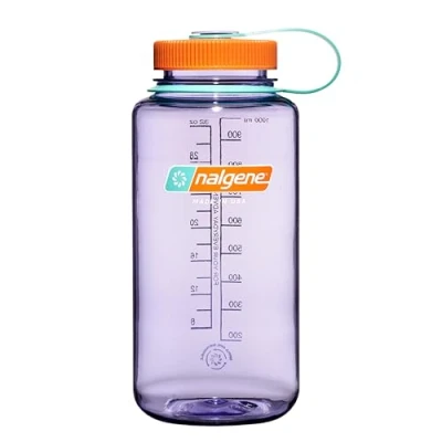 Bild av Nalgene Sustain Tritan BPA fri vattenflaska tillverkad med material härledd av 50% plastavfall, 32 uns, bred mun, ametist