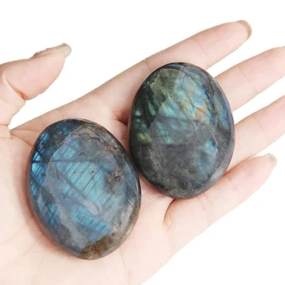 Bild av labradorit palmsten 2 st ficka energistenar, len helande kristall bekymmerssten (Labradorite)