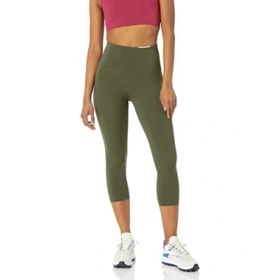 Bild av Amazon Essentials kvinnors aktiv skulptur hög midja capri leggings (finns i plusstorlek), oliv, XX Large