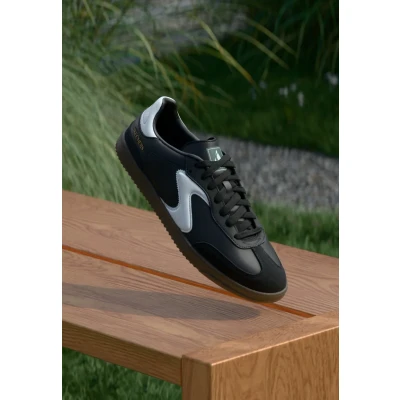 Bild av Skechers mäns Hotshot Pyke Sneaker, Svart, 41.5 EU