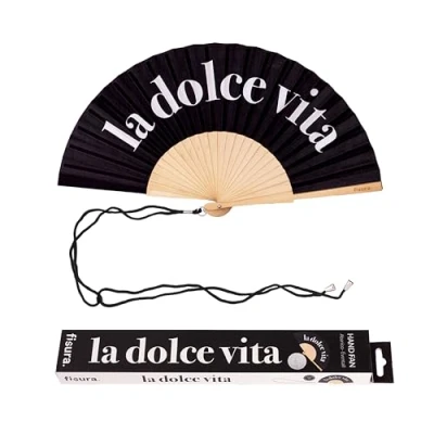 Bild av Fisura Elegant solfjäder med texten “dolce vita, perfekt för en sofistikerad touch. Svart trämaterial modern design. Snöre ingår. Mått: 42,5 x 23 cm