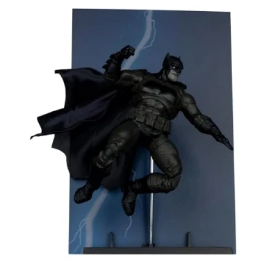 Bild av McFarlane Toys DC Multiverse Batman (The Dark Knight Returns) 17,78 cm actionfigur, omslagsrekreationer, guldetikett, Amazon exklusiv