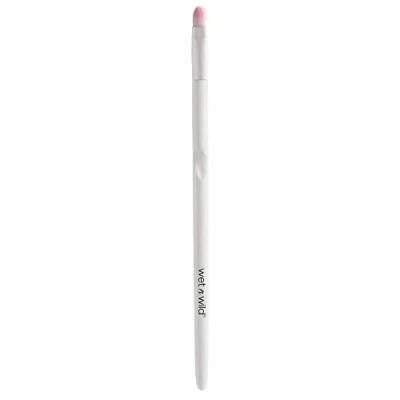 Bild av Wet n Wild Liten Concealer borste, Fast Borste med Platt Huvud Lämplig för att Täcka Små Områden, Bekvämt Handtag