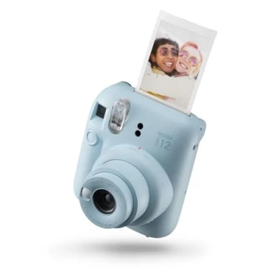Bild av instax mini 12 kamera, autoexponering med inbyggd selfie lins, Pastel Blue