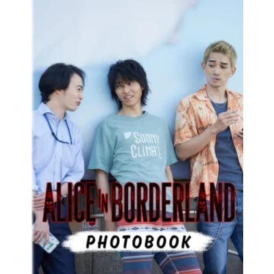 Bild av 𝔸𝕝𝕚𝕔𝕖 𝕚𝕟 𝔹𝕠𝕣𝕕𝕖𝕣𝕝𝕒𝕟𝕕 Photobook: Lots Of Film Characters Shown By 40 Premium Photos To Decor And Have Fun Gifts For Boys, Girls More On Special Days