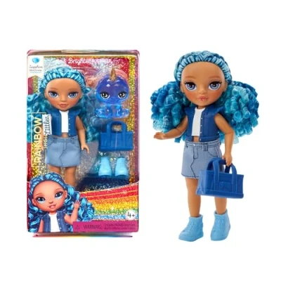 Bild av Rainbow High Littles Sapphire Bradshaw liten och ställbar modedocka 14 cm hög blå docka med väska Yeti magiskt husdjur för barn samlare