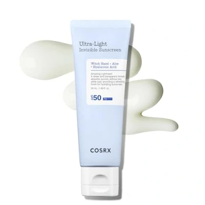 Bild av COSRX Ultra Light osynlig solskärm SPF50 PA++++, ingen vit effekt, lätt och snabb absorption, UV skydd, fuktgivande solskydd för solskadad torr hud.