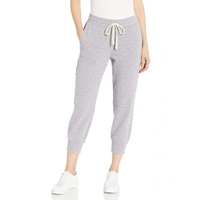 Bild av Amazon Essentials kvinnors fleece capri joggingbyxor (finns i plusstorlek), ljusgrå ljung, liten