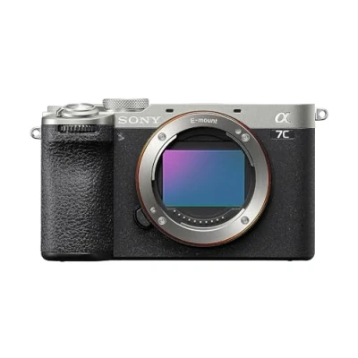 Bild av Sony Alpha 7CII fullbildskamera (kompakt, 33 MP, autofokus i realtid, 10 fps, 4K filminspelning, vari vinkel pekskärm), silver