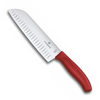 Bild av Victorinox, Swiss Classic, Profi Santokumesser, Extra Scharfe Klinge, Kullenschliff, 17 cm, Robuster Kunststoffgriff, Rostfreier Stahl, rot
