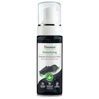 Bild av Himalaya Detoxifying Charcoal Foaming Ansiktstvätt, renar smuts, huden, 150 ml