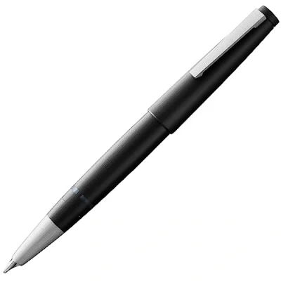 Bild av Lamy 2000 svart reservoarpenna ädel i robust hölje av polykarbonat 14 kt. Guldfjäder, delvis platinerad och linjebredd OBB