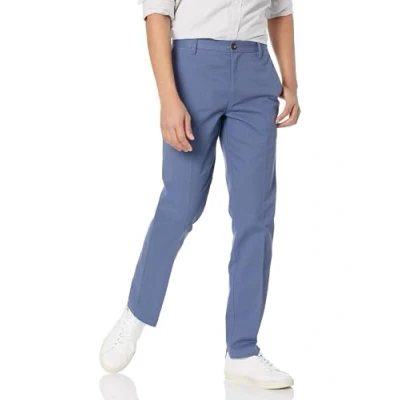 Bild av Amazon Essentials mäns slim fit skrynkelbeständig Chino byxa med platt framsida, indigo, 28 W x 32 L