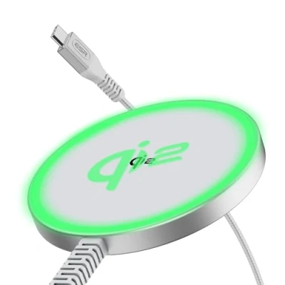 Bild av ESR HaloLock Mini Qi2 trådlös laddare, MagSafe kompatibel 15 W iPhone laddningsdyna för 15/14/13/12 serien, AirPods 4/3/Pro, Sliver