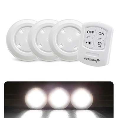 Bild av Fosmon Trådlös LED puck lampa med fjärrkontroll, belysning under skåp, 5 dagsljus, vit LED, bred strålkastare, 30 minuters timer, batteridriven, för köksskåp, skafferi, bänk, 3 pack